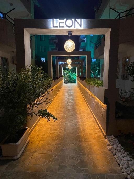 Side Leon Otel Exteriér fotografie
